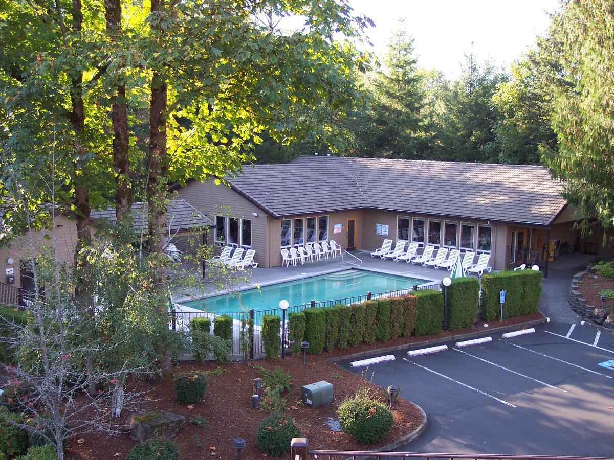Whispering Woods Resort Welches エクステリア 写真